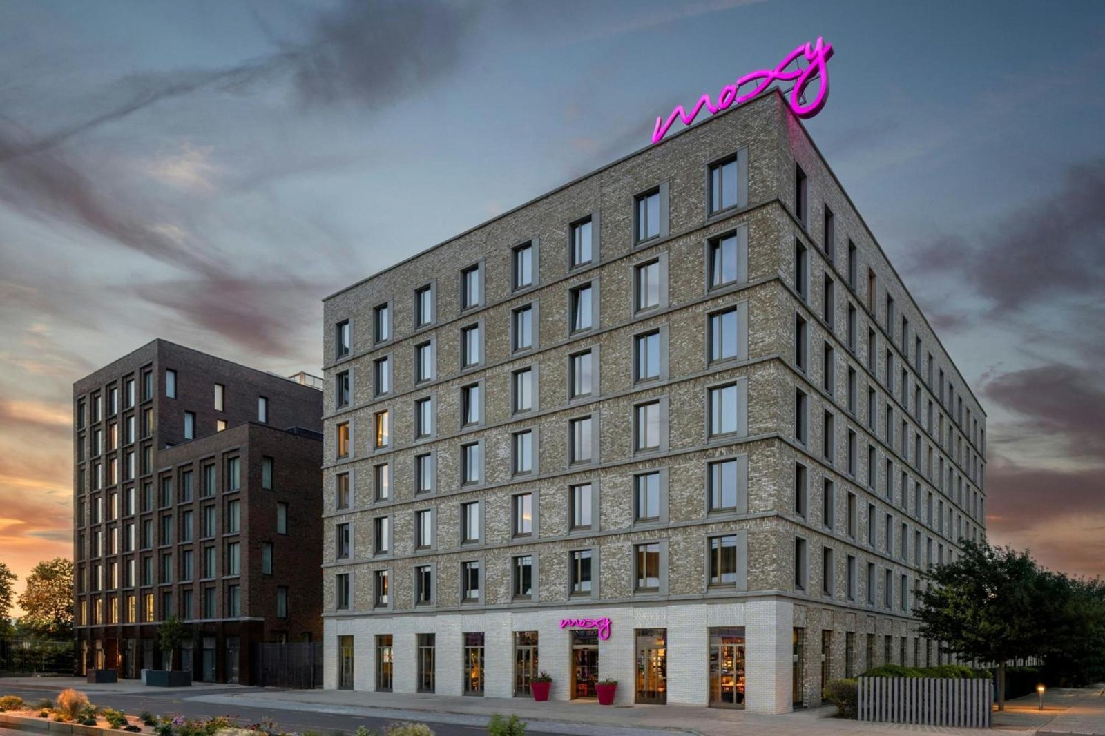Moxy London Excel